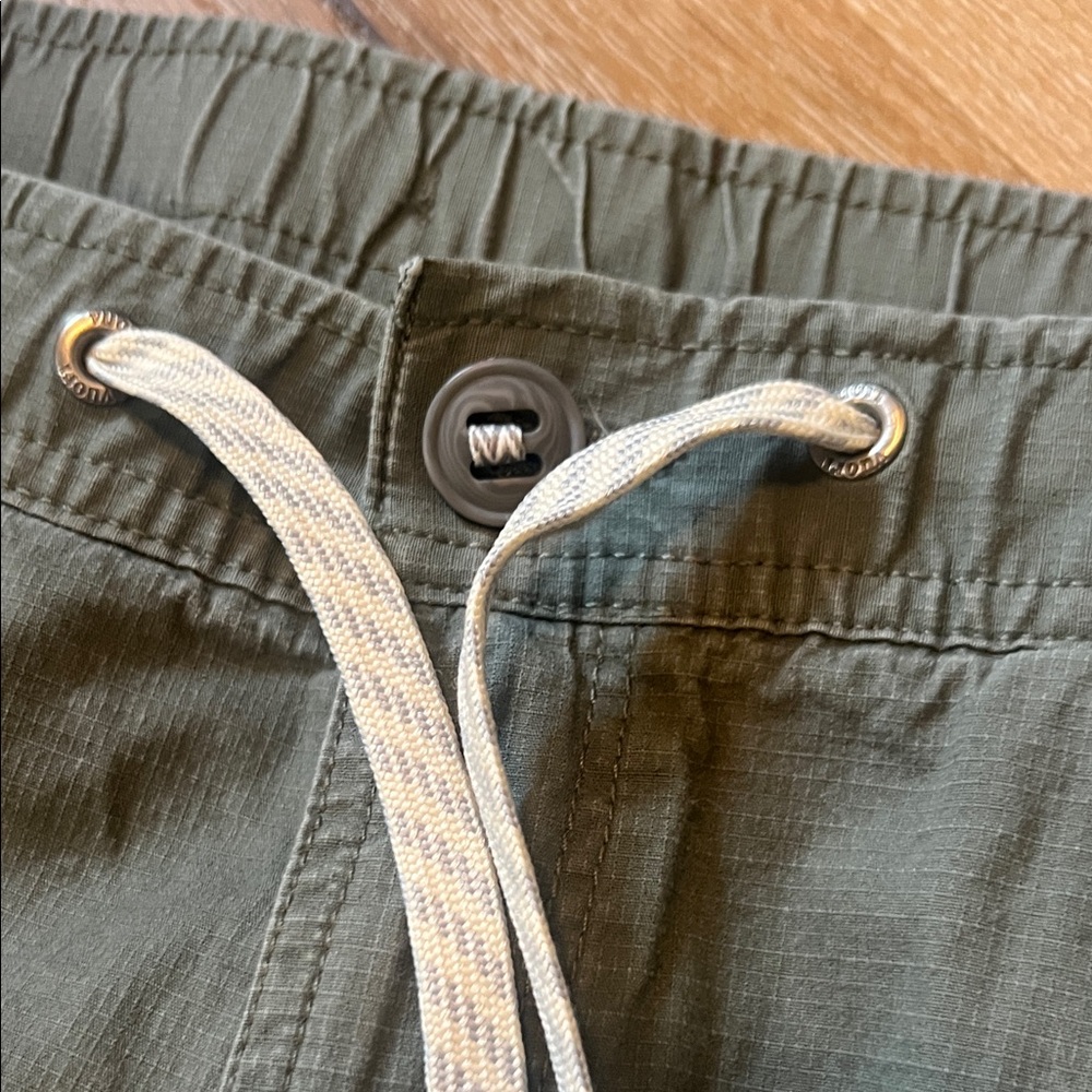 Women’s Vuori Ripstop Olive Green Casual Pants Size Medium - Picture 6 of 10